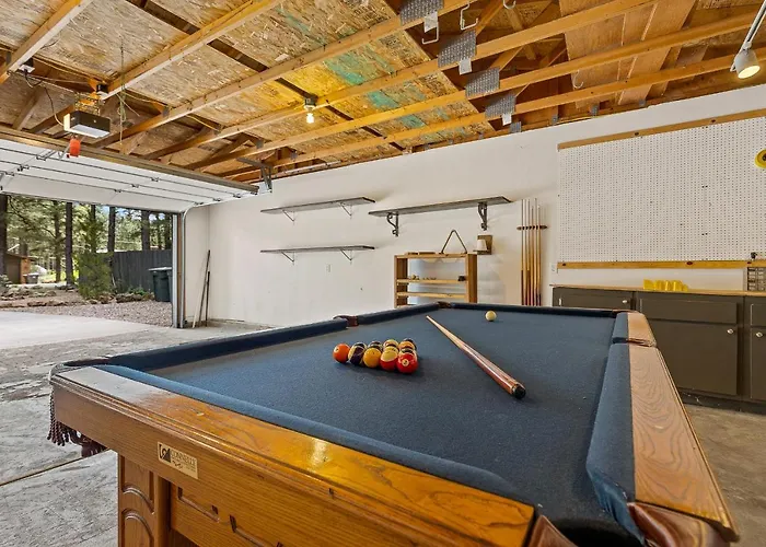 Captivating Continental Country Club Retreat With 4 Bdr And Spacious Deck! Holiday home