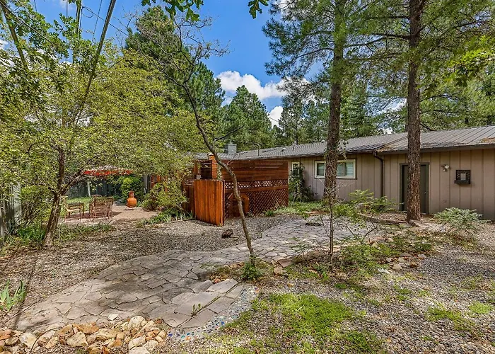 Holiday home Captivating Continental Country Club Retreat With 4 Bdr And Spacious Deck!