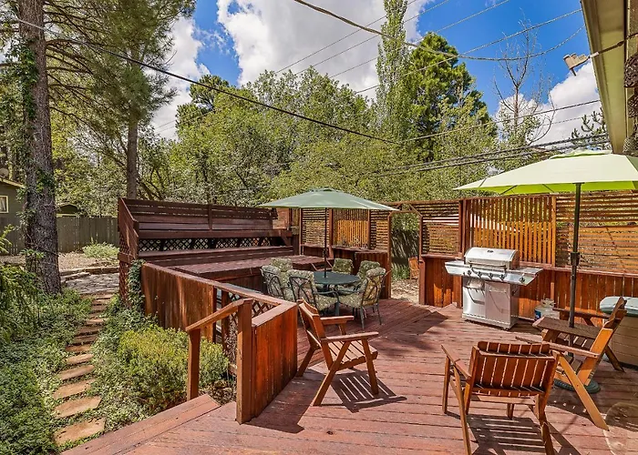Holiday home Captivating Continental Country Club Retreat With 4 Bdr And Spacious Deck!