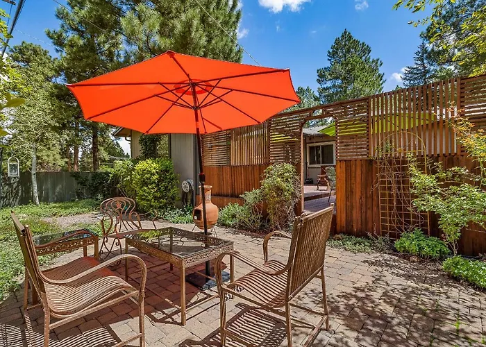 Captivating Continental Country Club Retreat With 4 Bdr And Spacious Deck! Holiday home