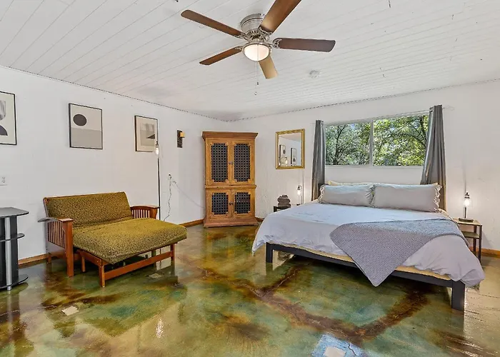 Captivating Continental Country Club Retreat With 4 Bdr And Spacious Deck! Flagstaff