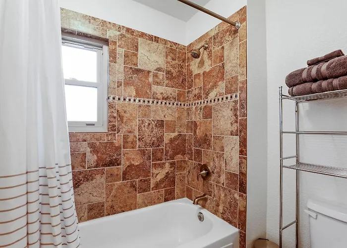 Holiday home Captivating Continental Country Club Retreat With 4 Bdr And Spacious Deck!