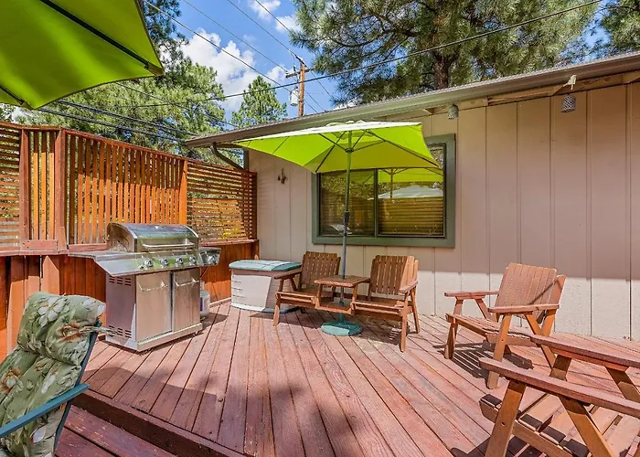 Captivating Continental Country Club Retreat With 4 Bdr And Spacious Deck! *