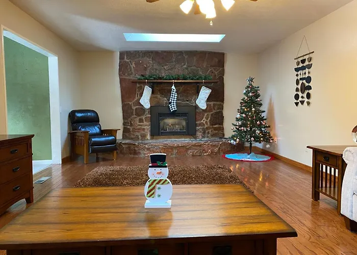 Captivating Continental Country Club Retreat With 4 Bdr And Spacious Deck! Flagstaff