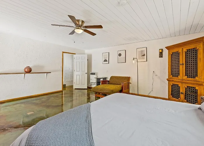 Holiday home Captivating Continental Country Club Retreat With 4 Bdr And Spacious Deck! Flagstaff